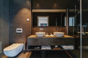 Comfort Double or Twin Room, Balcony | Bathroom | Shower, free toiletries, hair dryer, towels