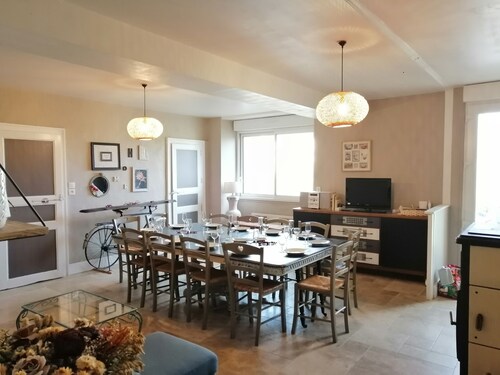 Gîte in Sarthe, 6 rooms12 pers. "Les Vernets", calm and country (35' to Le Mans)