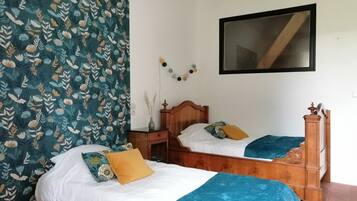6 bedrooms, iron/ironing board, travel crib, free WiFi