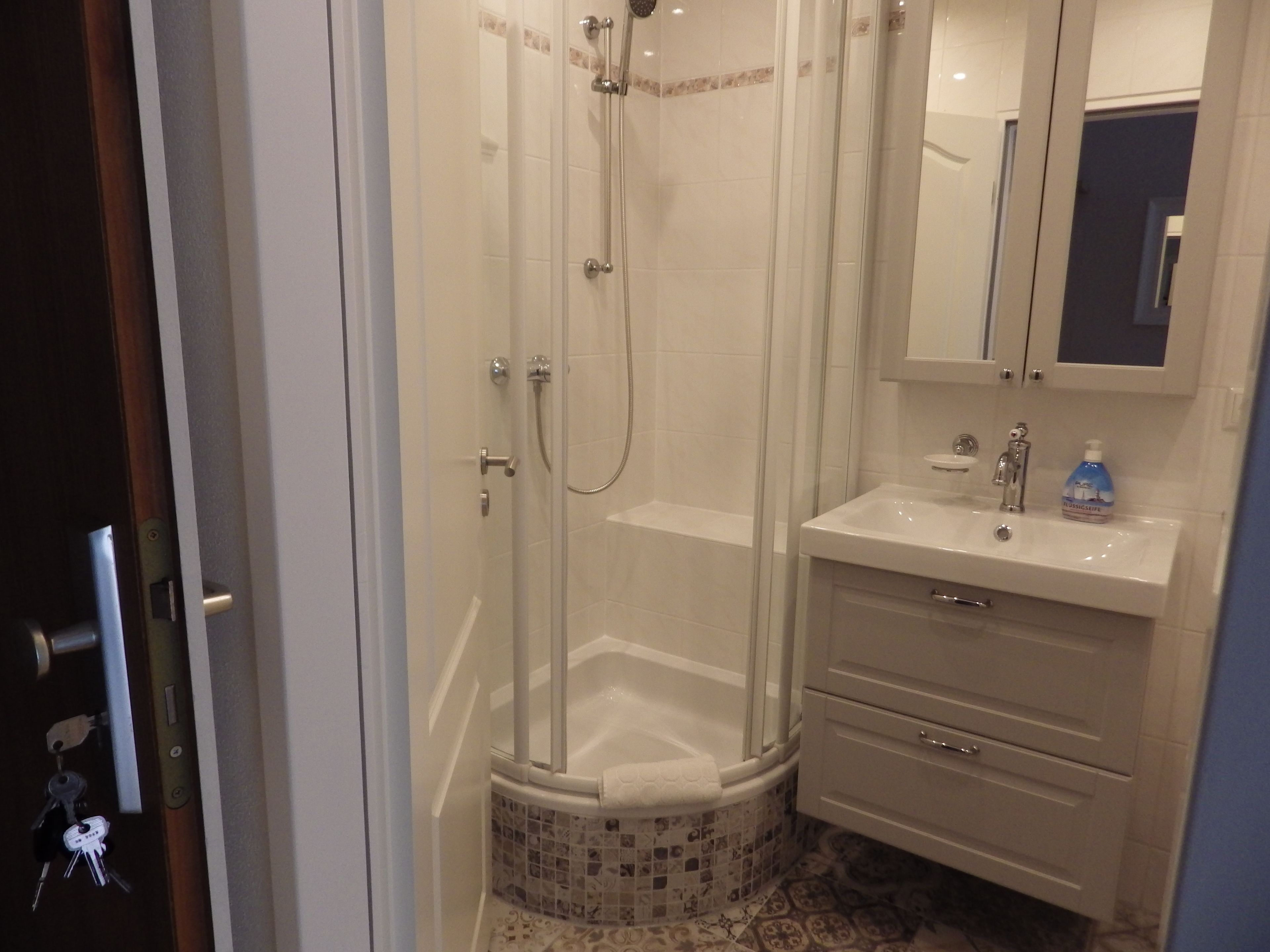 Apartment (Typ2) | Bathroom shower