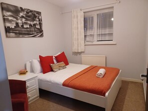 Rumah Deluks, kamar mandi pribadi, pemandangan taman (Spacious 4 Bedroom) | 4 kamar tidur, meja kerja, ruang kerja ramah laptop, dan kedap suara