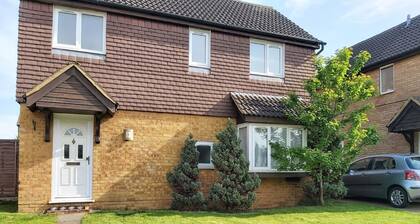 Huku Kwetu - Fieldfare Green