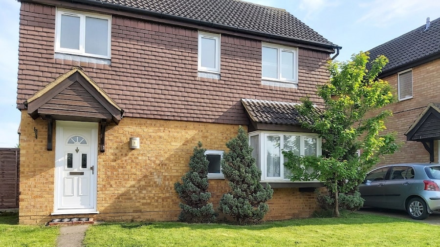 Huku Kwetu - Fieldfare Green