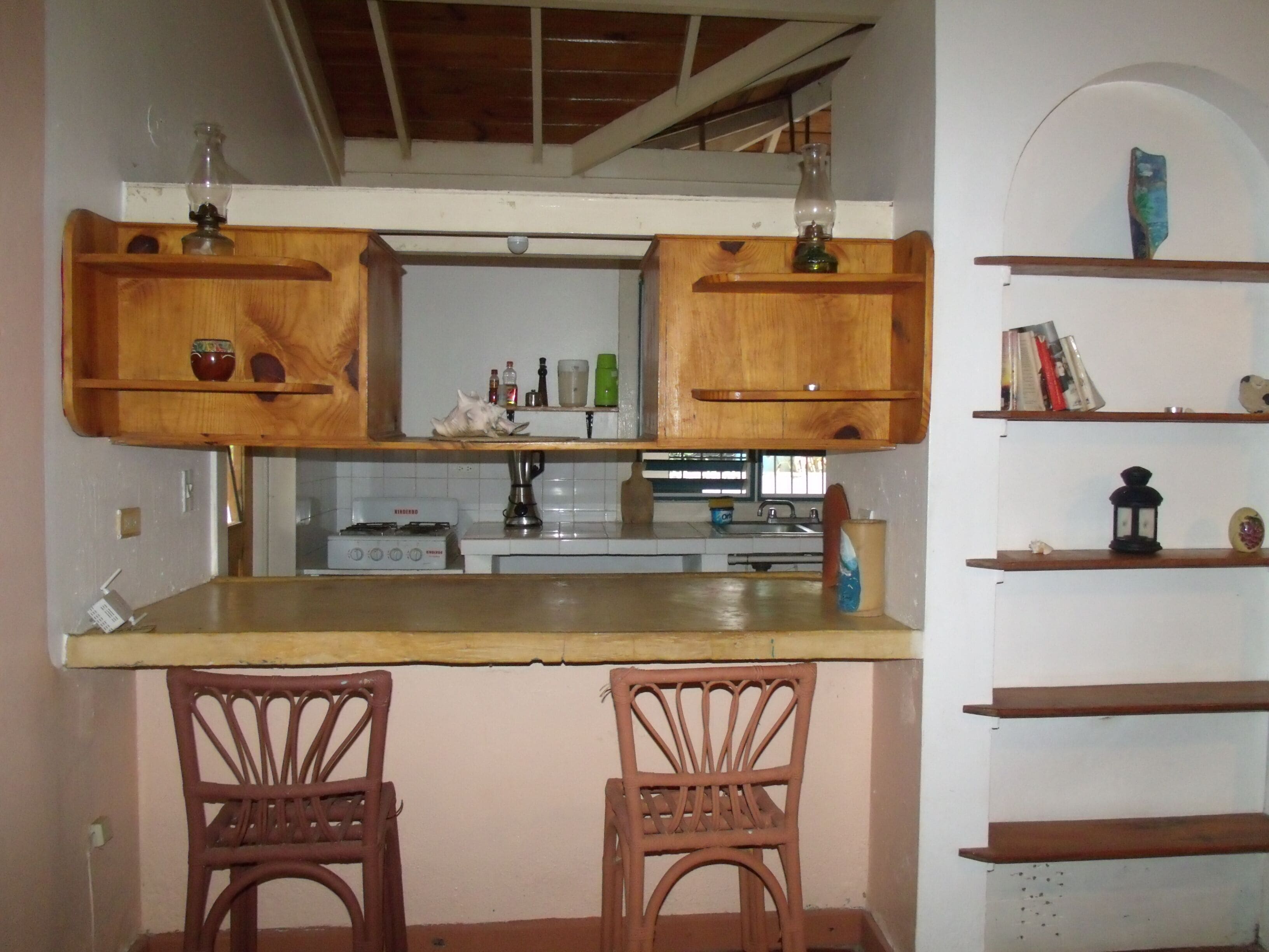 Réfrigérateur, plaque de cuisson, cafetière/bouilloire