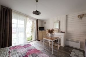 Romantisk studio - privat badrum