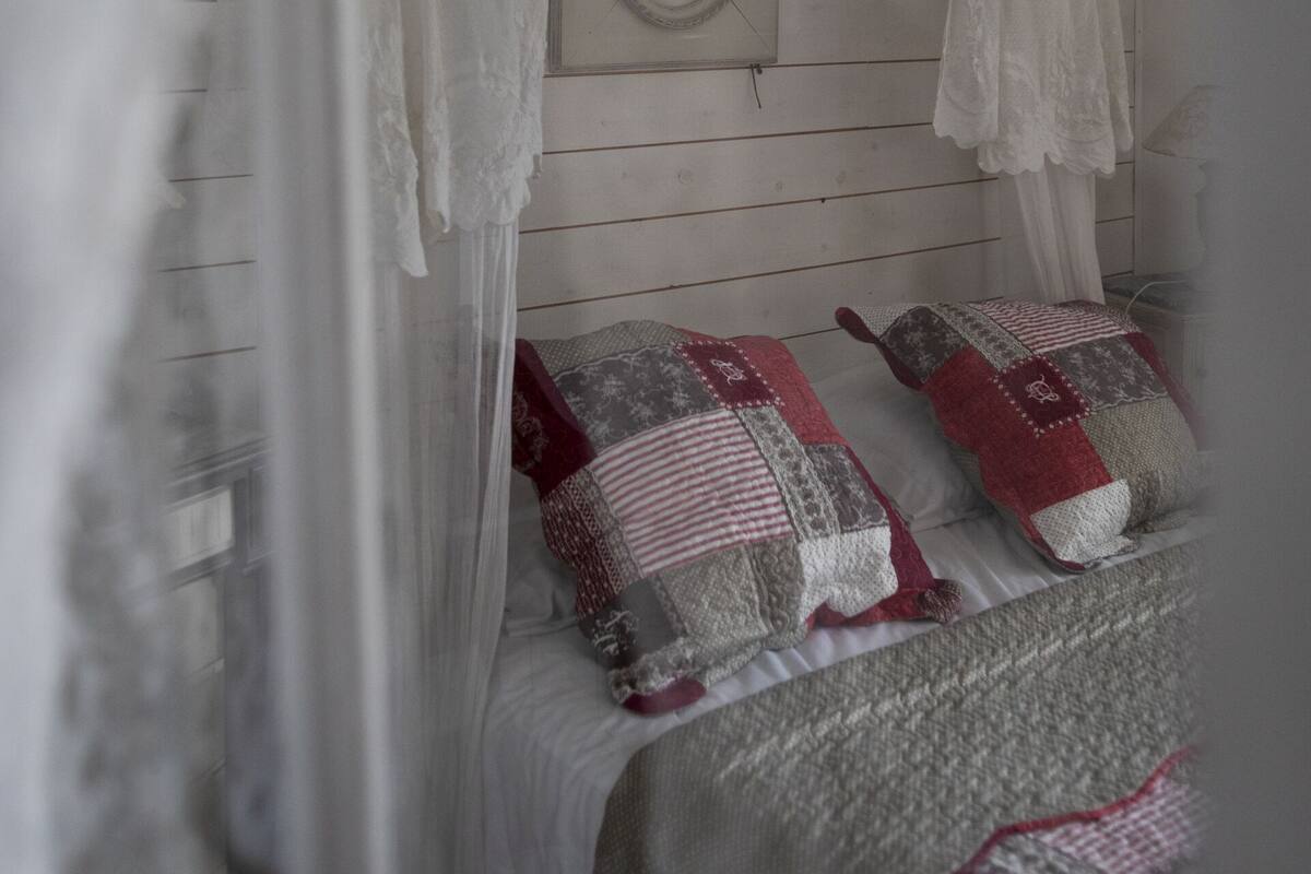 Estudio romántico, baño privado