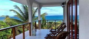 Walk to Beach Villa w/ Stunning Ocean Views