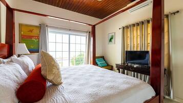 5 bedrooms, iron/ironing board, internet, bed sheets