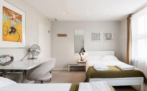 Interior detail - Central Apartment with Wifi (London)