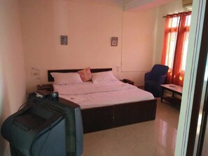 Standard Double Room | Katil lipat simpan/tambahan, Wi-fi percuma, cadar katil 