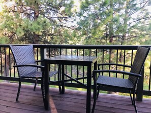 Outdoor dining - Cozy Mt Bachelor Village Condo Close to Downtown Bend (Bend)