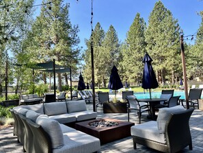 Outdoor dining - Cozy Mt Bachelor Village Condo Close to Downtown Bend (Bend)