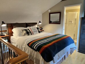 2 bedrooms, iron/ironing board, WiFi, bed sheets - Cozy Mt Bachelor Village Condo Close to Downtown Bend (Bend)