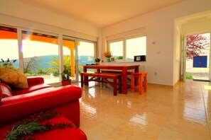 Comfort House | Living area | Smart TV, fireplace - Lynne Holiday Home (Kotor)