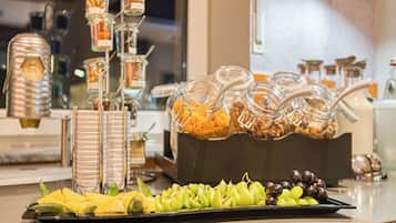 Tägliches Frühstücksbuffet gegen Gebühr