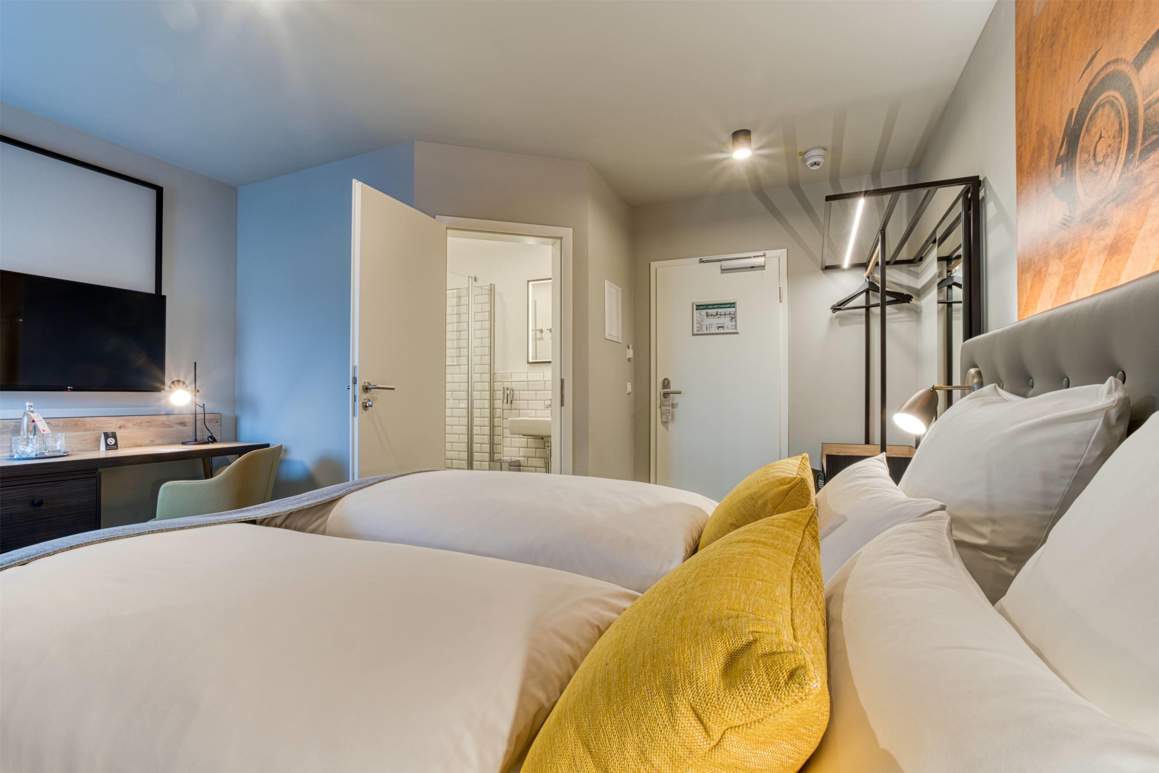 in-room safe, desk, laptop workspace, blackout curtains