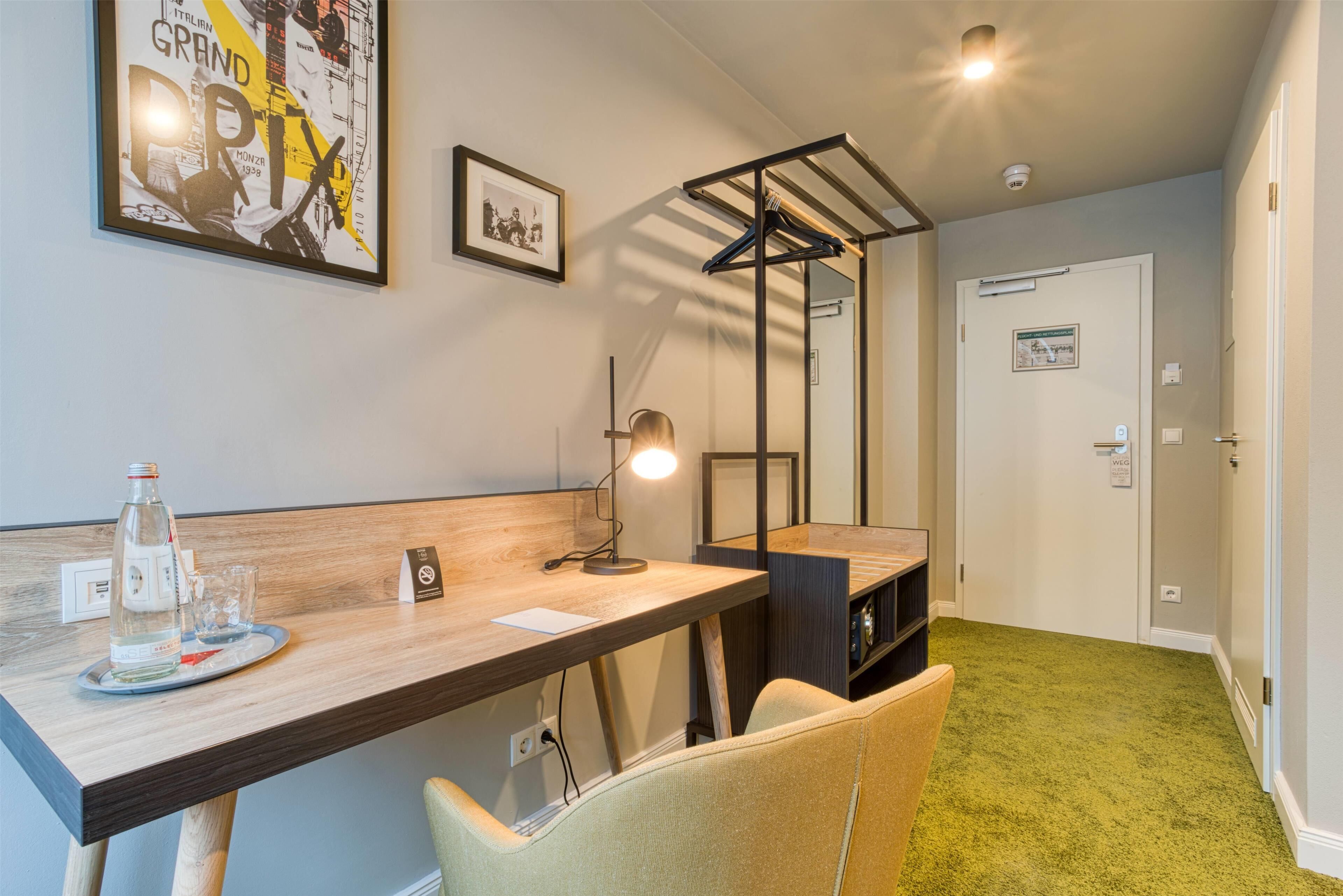 in-room safe, desk, laptop workspace, blackout curtains