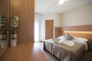 In-room safe, desk, cots/infant beds, free WiFi