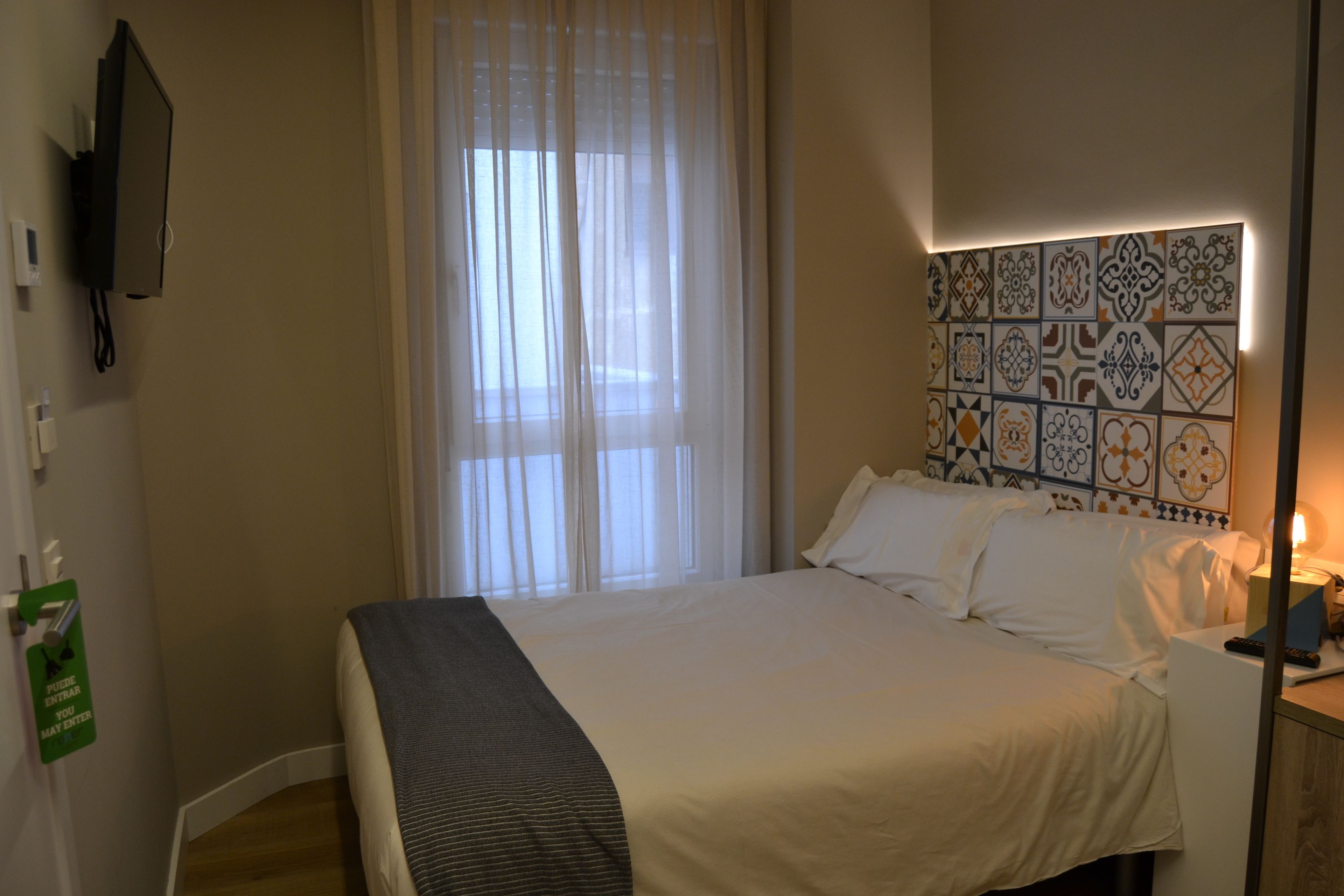 economy double room, 1 double bed | 1 bedroom, in-room safe, free wifi, bed sheets