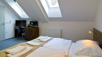 1 Schlafzimmer, Minibar, Zimmersafe, Schreibtisch