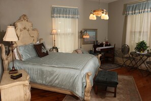 Luxury Suite, 1 King Bed | Individually decorated, individually furnished, free WiFi