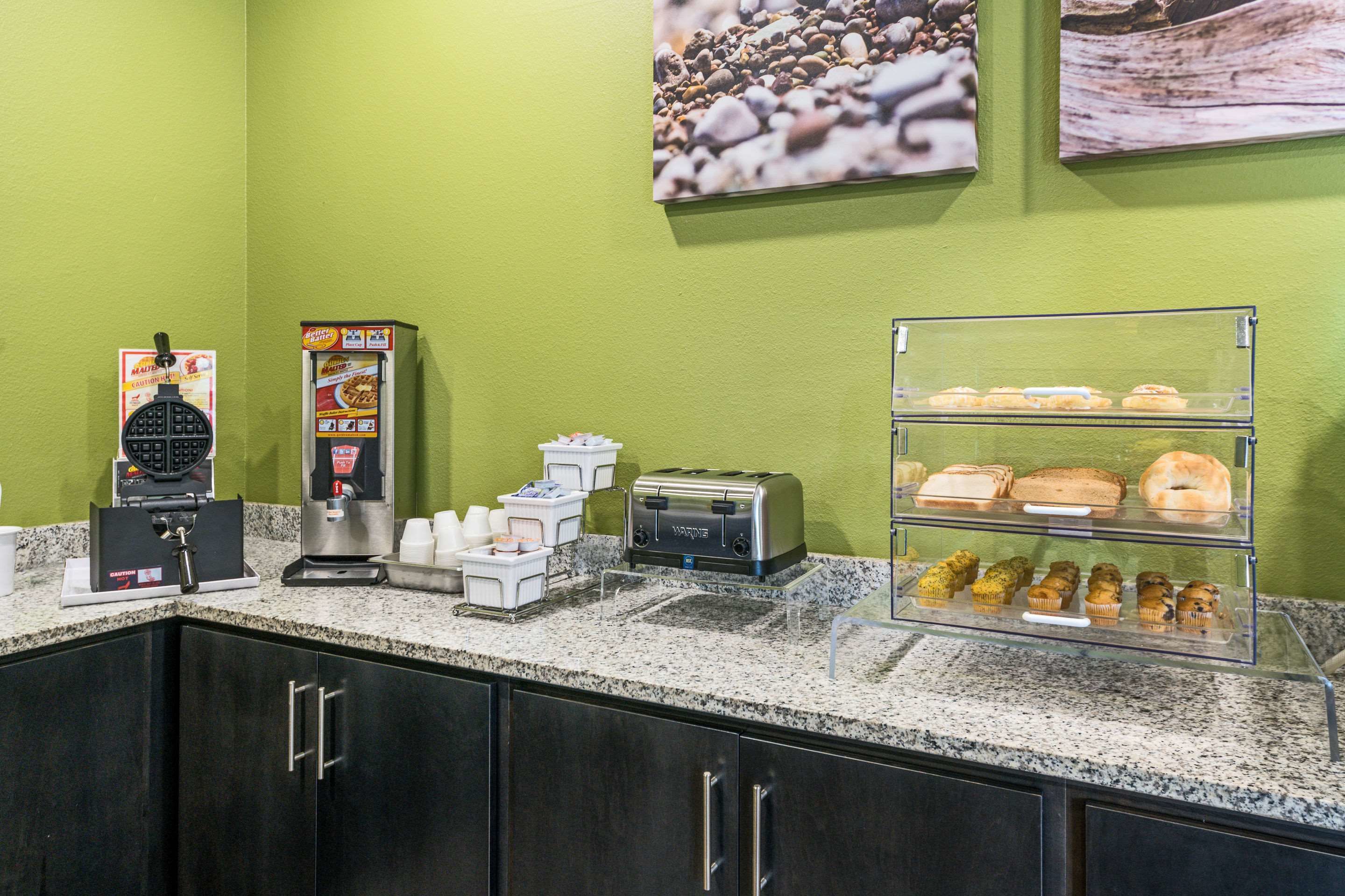 free daily full breakfast