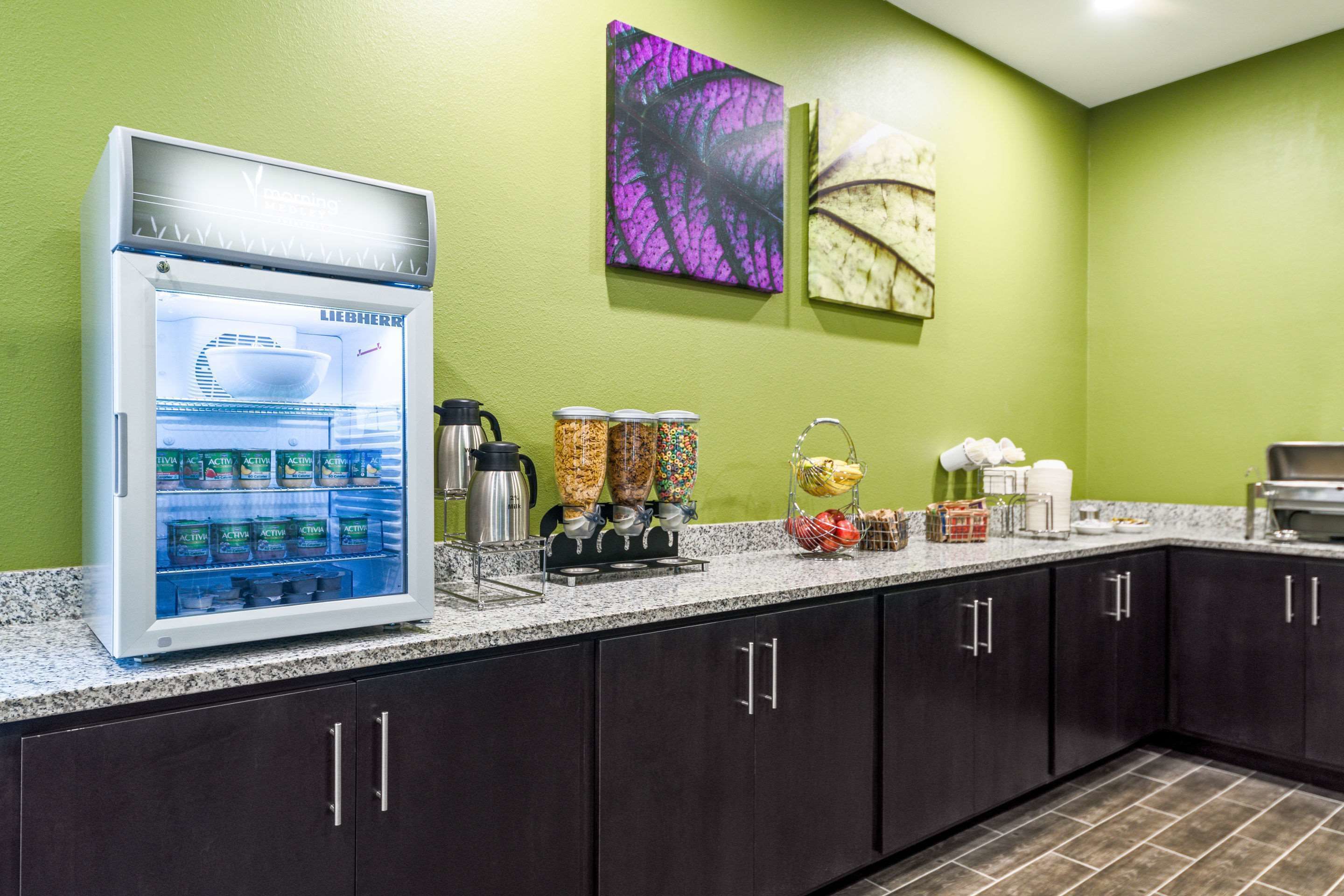 free daily full breakfast