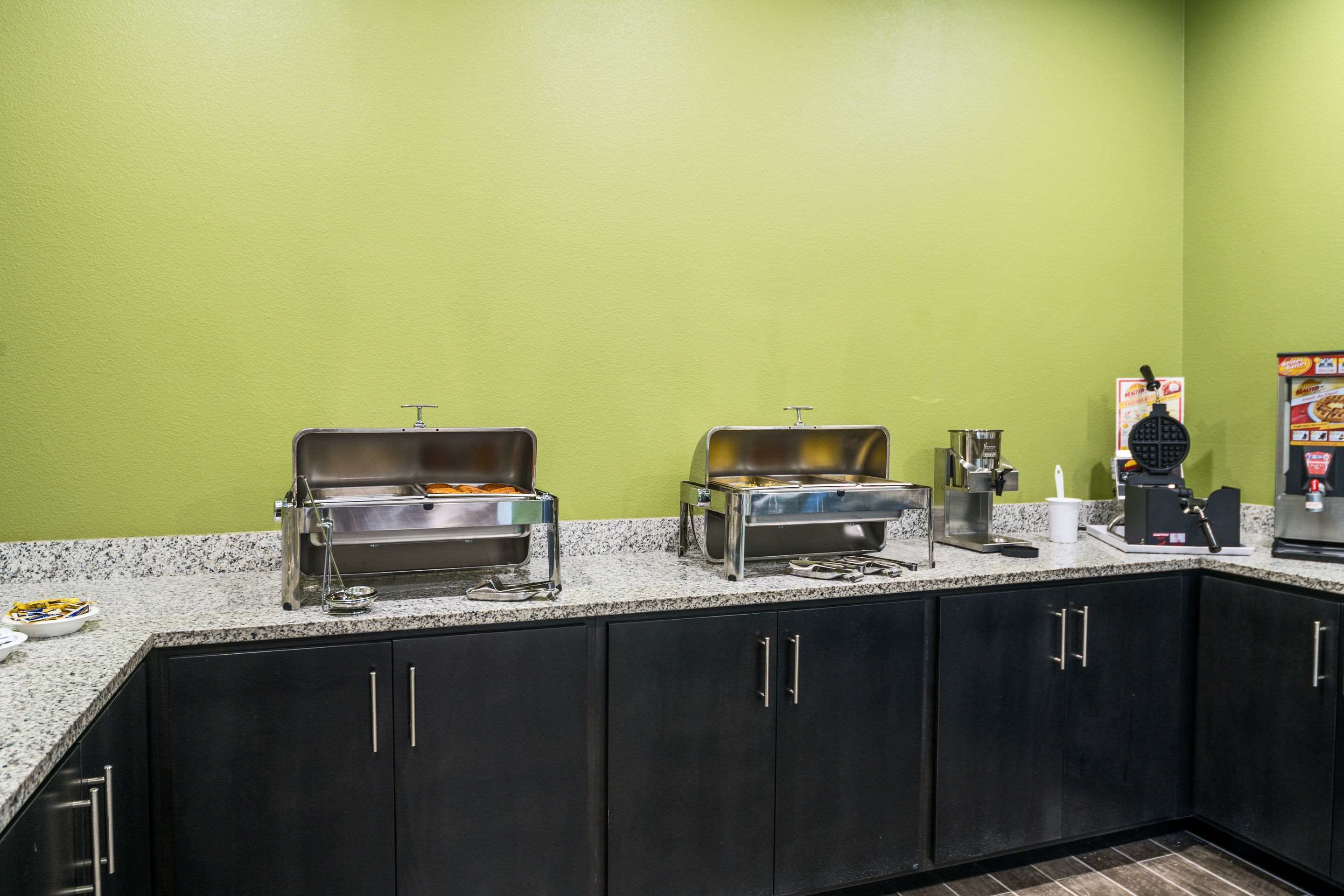 free daily full breakfast