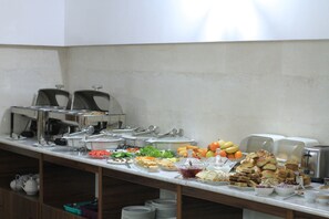Gratis morgenmadsbuffet hver dag