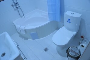 Family Room | Bathroom - Hotel As-Salam (Bukhara)