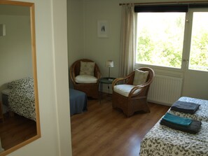 1 bedroom, blackout curtains, free WiFi, bed sheets