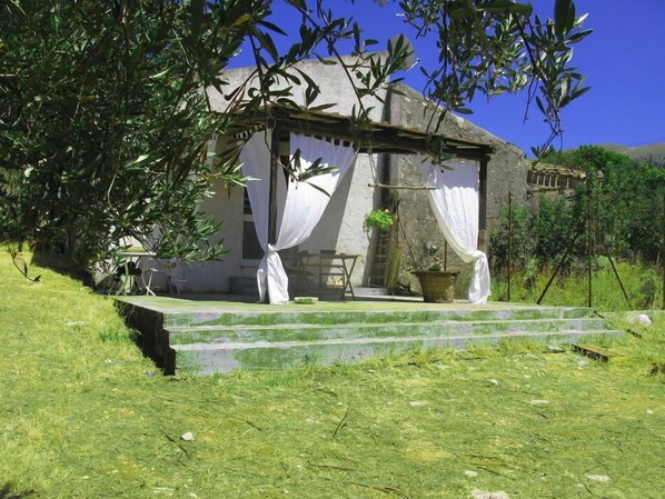 Basic Mobile Home, 1 Double Bed | Bathroom | Towels - Camping Ciauli (Calatafimi)