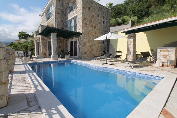 Piscina all'aperto