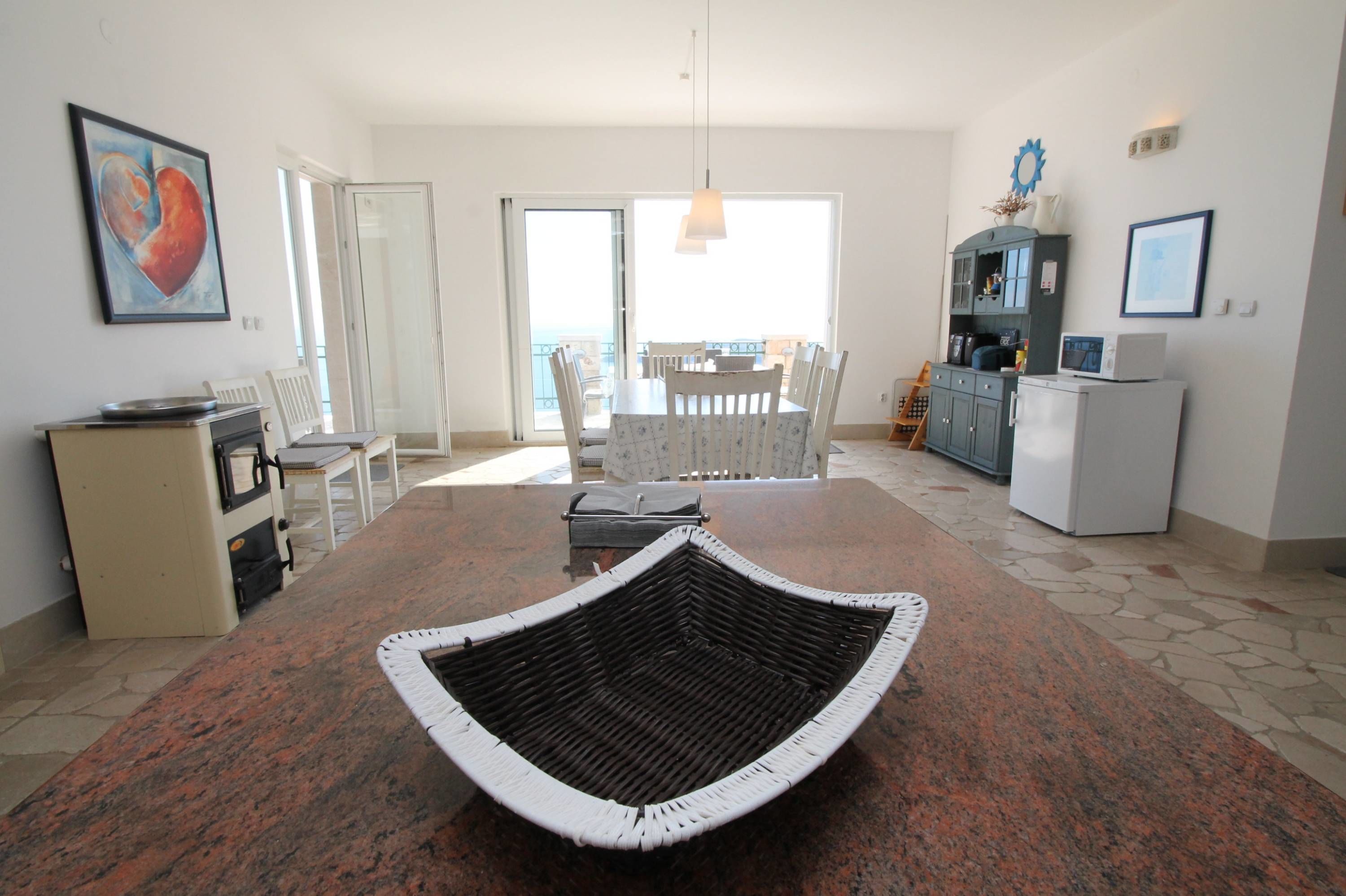 Rumah Comfort | Area keluarga | TV LCD