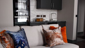 2 Bedroom Luxe Apartment (Sleeps 8) | Living area | Smart TV, pay movies - Mrs Blodget's (Liverpool)