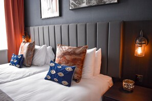 1 Bedroom Luxe Apartment (Sleeps 4) | In-room safe, desk, blackout drapes, iron/ironing board - Mrs Blodget's (Liverpool)