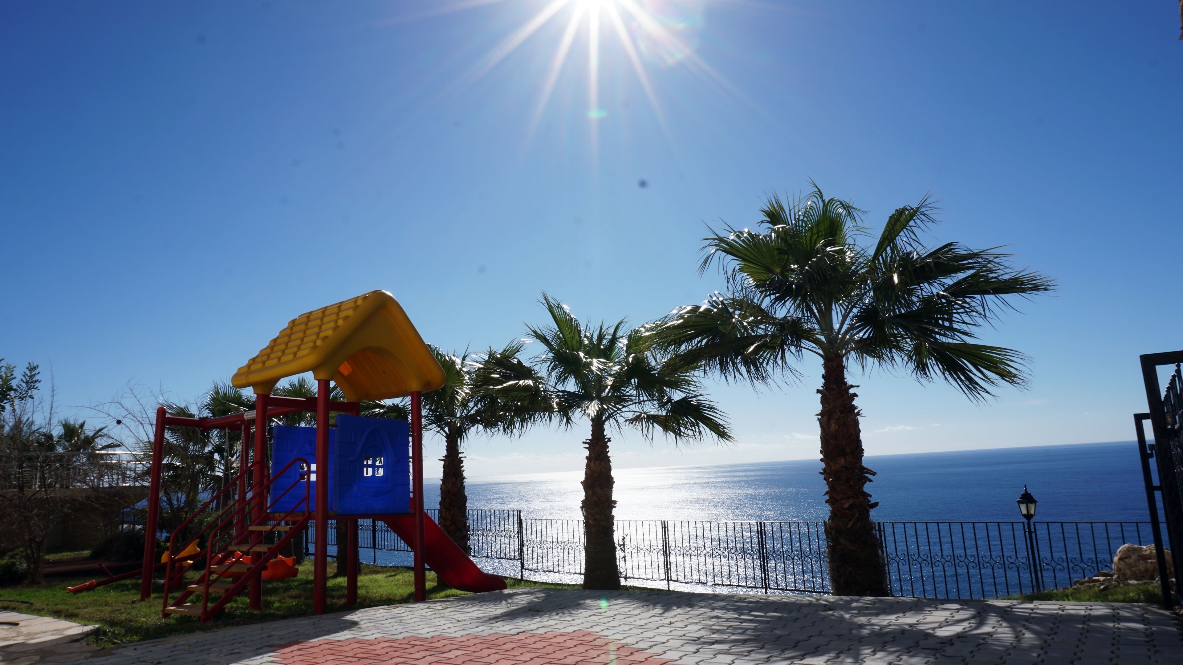 Children’s play area – outdoor