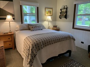 3 habitaciones, escritorio, tabla de planchar con plancha y wifi gratis