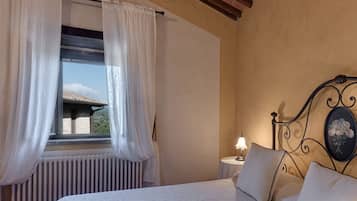 2 slaapkamers, een strijkplank/strijkijzer, reisbedje, gratis wifi