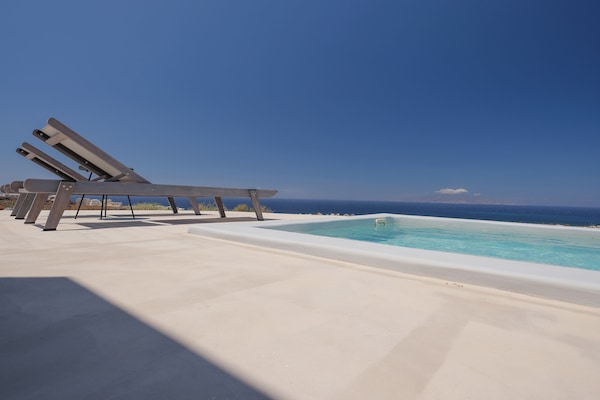 Deluxe Suite One Bedroom Sea View with Plunge Pool | Vista a la playa o el mar