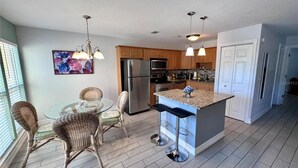 Unclassified image, 5 of 23, button - 5 minutes drive to nr Siesta Key 1/1 Large condo. The pool heated (Sarasota)