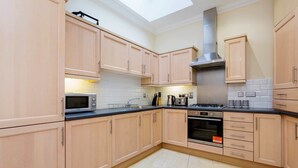 Unclassified image, 4 of 16, button - OYO Home St Pauls 2 Bedrooms (London)