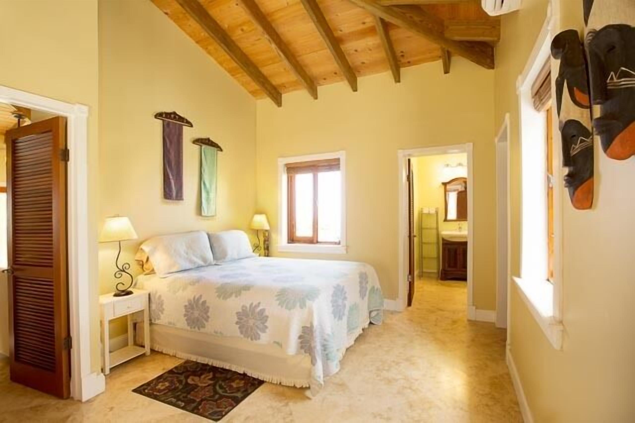 2 bedrooms, iron/ironing board, travel cot, free WiFi