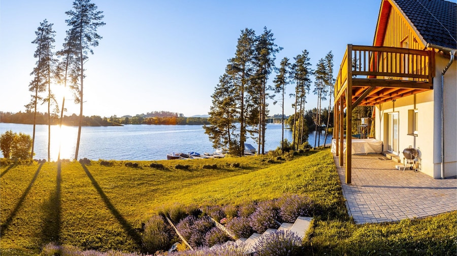 Lakeside Village Větrník