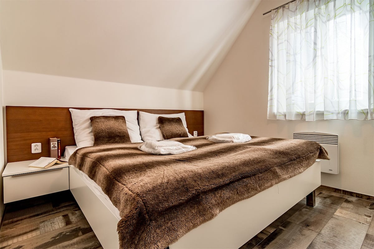 Deluxe huis, 2 queensize bedden, sauna (HOUSE 28) | 1 slaapkamer, verduisterende gordijnen, gratis wifi, beddengoed