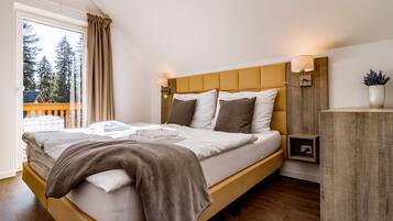 Design House, 4 Bedrooms (HOUSE 29) | Blackout drapes, free WiFi, bed sheets