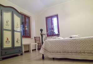 컴포트 아파트, 침실 2개 | 무료 유아용 침대, 침대 시트