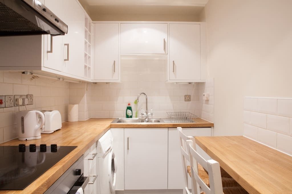 Comfort Apartment, 2 Bedrooms | Private kitchen | Full-size fridge, microwave, oven, stovetop