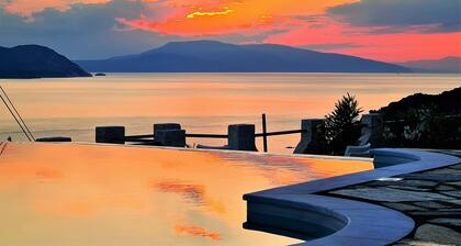 Villa VIOLA. Panoramic pool. Access to the sea. Privileged view of the Egean.