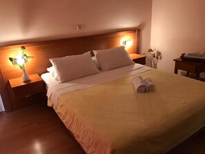 标准双人房, 1 张特大床, 花园景观 | 客房内保险箱、遮光窗帘、折叠床/加床(额外收费)、免费 WiFi